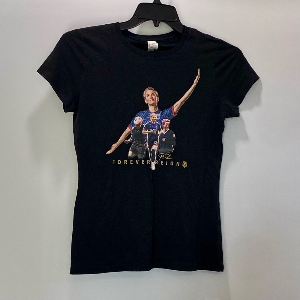 Black Megan Rapinoe Graphic Women's T-Shirt